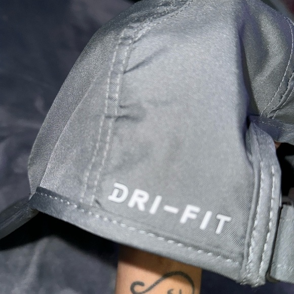 Nike | Dri-Fit Featherlight Cap - Picture 2 of 3